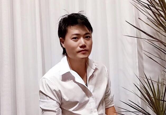 是真的很愛美發(fā)這行，才會投入大把時間和金錢