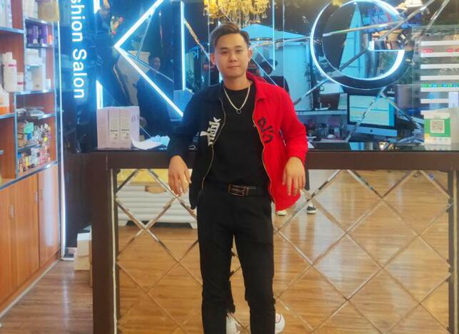 美發(fā)人現(xiàn)在苦點(diǎn)，是因?yàn)橐院蟮某晒?chuàng)業(yè)