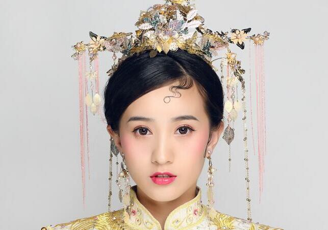 麗竹彩妝作品 | 略施粉黛， 一抹朱唇紅艷