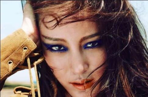 含蓄煙熏眼妝教程，告訴你南寧學(xué)化妝哪家好