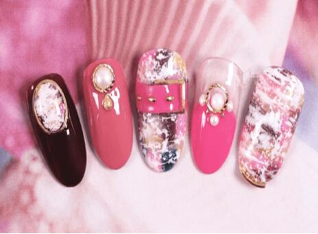 南寧美甲學校：桃紅色皮帶美甲教程