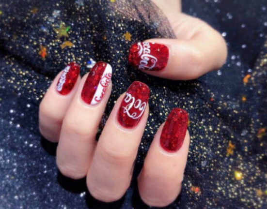 南寧美甲學(xué)校：美甲根部掉色怎么辦？