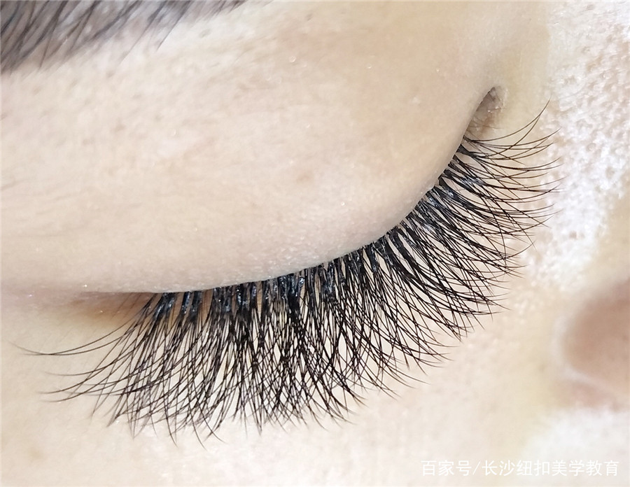 南寧紋繡學校：實用美睫技巧，讓你放大雙眼