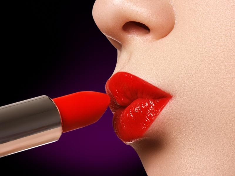 護(hù)膚知識：長期涂口紅有哪些危害 