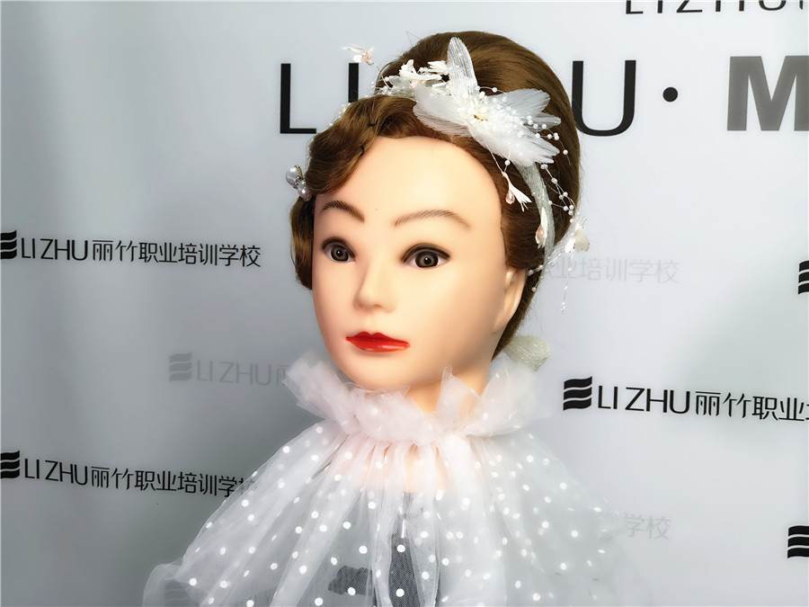 麗竹編發(fā)：復(fù)古秀禾時(shí)尚，統(tǒng)統(tǒng)有