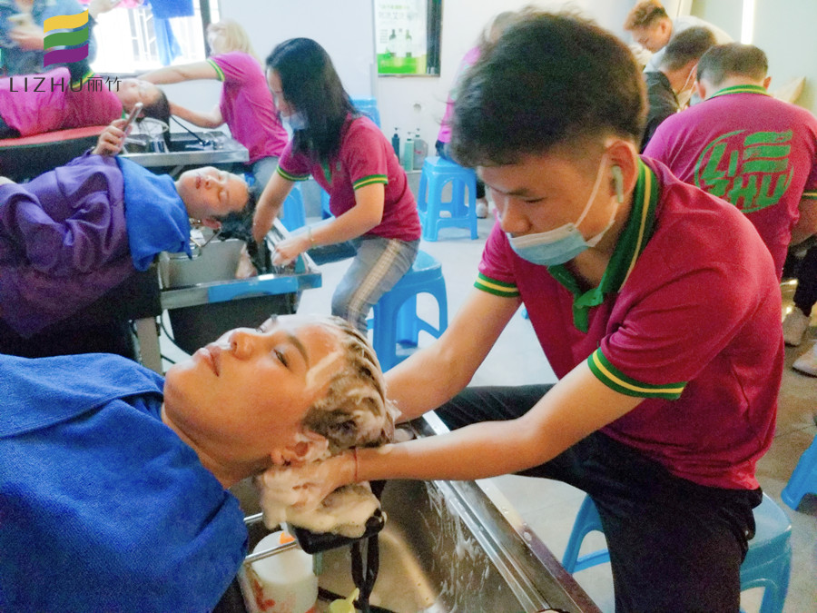 美發(fā)學員感言：麗竹就是我的伯樂