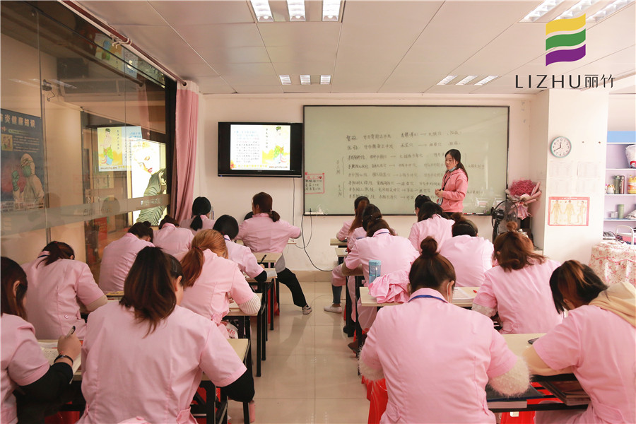 美容師學習的“一寸光陰一寸金”