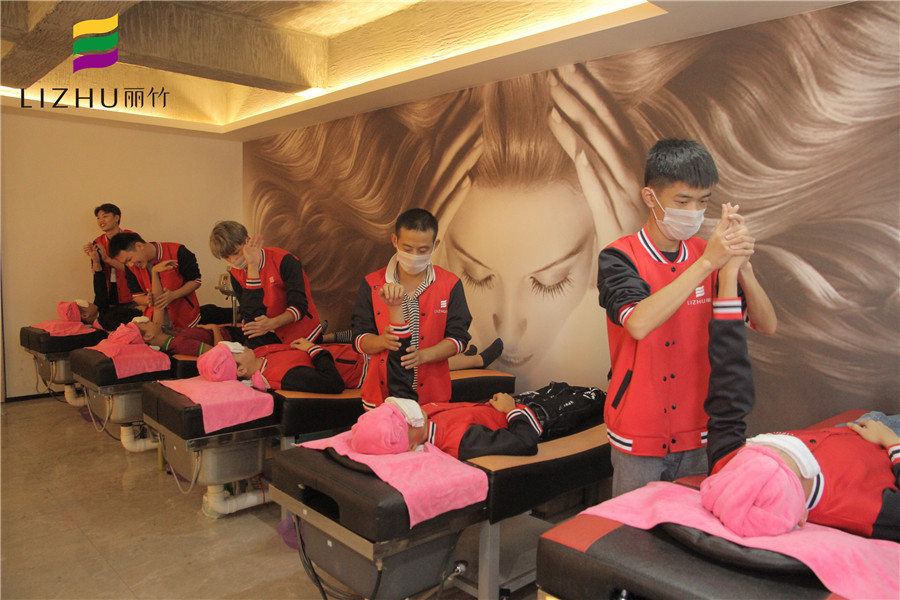 南寧美發(fā)學校：學習美發(fā)洗護按摩