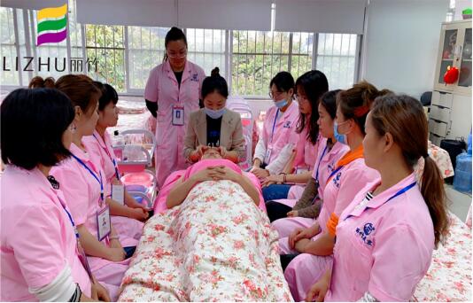 南寧美容培訓：全套面部護理流程