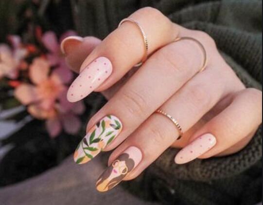 南寧口碑好的美甲學(xué)校：美甲延長(zhǎng)膠使用方法