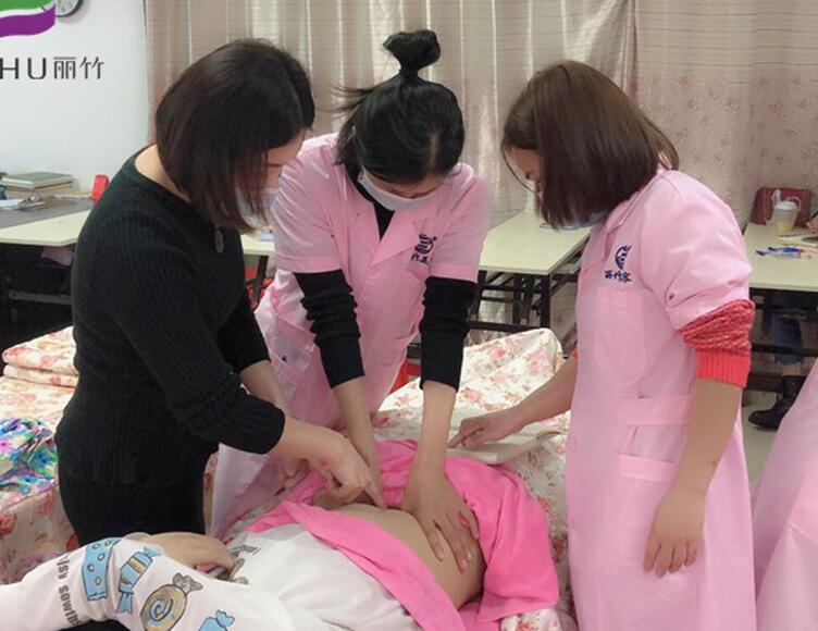 南寧美容培訓(xùn)哪家?guī)熧Y強(qiáng)？快來看看學(xué)員上課花絮吧