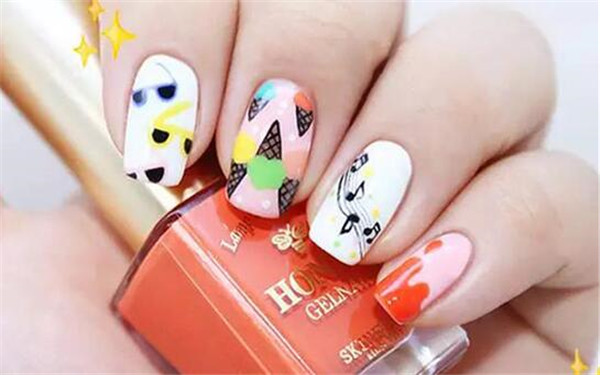 學(xué)習(xí)冰淇淋美甲教程，和廣西人氣高的美甲學(xué)校過夏天