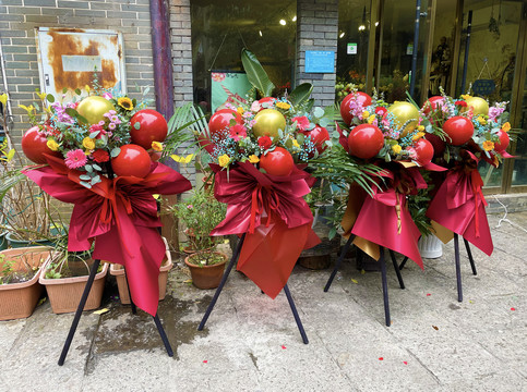 如何制作花籃？南寧插花培訓(xùn)班來幫你