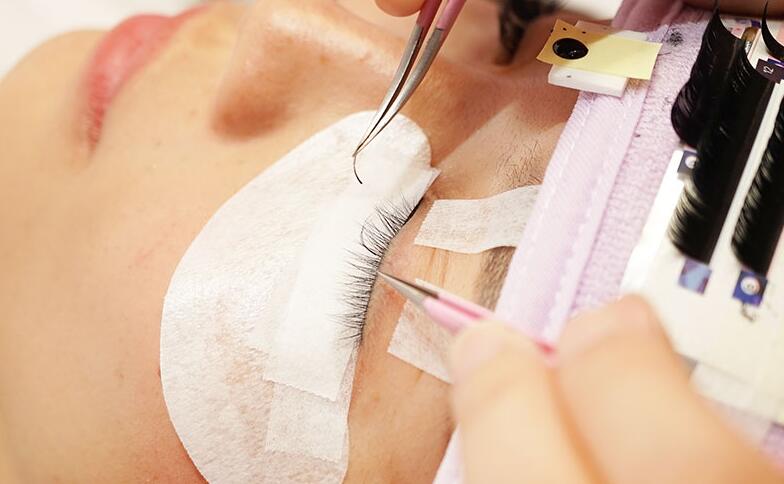 做完美睫為什么要補(bǔ)眉毛？去南寧美睫學(xué)校聽(tīng)聽(tīng)課