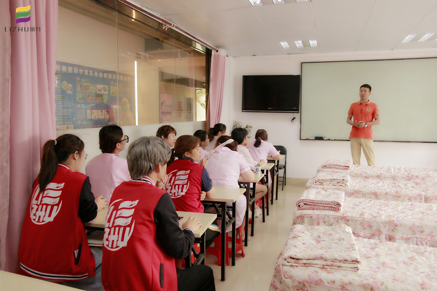 廣西美容學(xué)校愛(ài)情故事”美容美發(fā)就業(yè)宣講專(zhuān)場(chǎng)