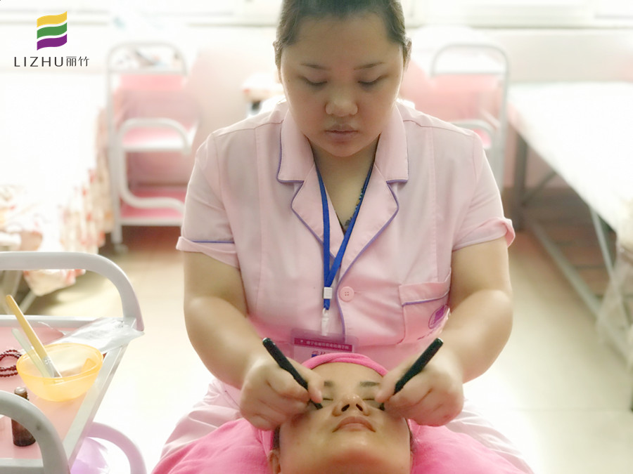 南寧美容學員畢業(yè)感言：美容學的東西無限大