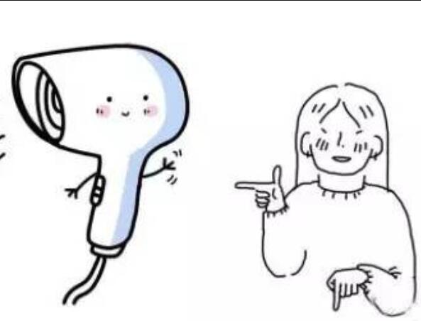 廣西美發(fā)培訓課程：吹風機的正確使用方法