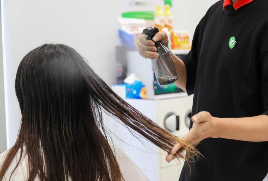 不同長度的碎發(fā)怎么剪？廣西有實力的學校教你