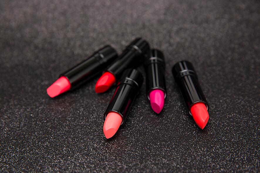 過期口紅用處多！快來聽聽南寧化妝培訓(xùn)班老師怎么說