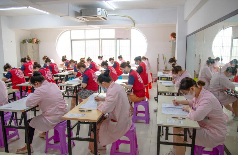 麗竹學(xué)?！吨屑?jí)美容師》考核7月2日開(kāi)考