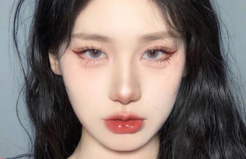 想知道奶醉妝容怎么化？南寧彩妝造型學(xué)校教你