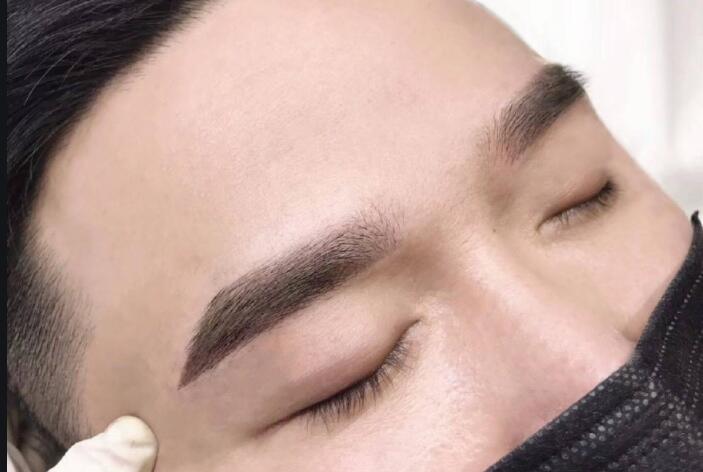 男士紋眉如何設(shè)計？快和廣西紋繡班學(xué)習(xí)