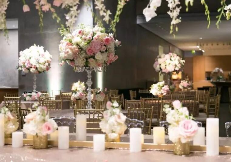 超實用的桌花布置技巧，南寧花藝培訓(xùn)班幫你總結(jié)好了