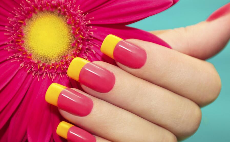 光療甲優(yōu)缺點有哪些？廣西口碑好的美甲學校告訴你