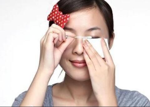 神奇卸內(nèi)眼線術(shù)，告訴你廣西化妝學(xué)校哪家有實力