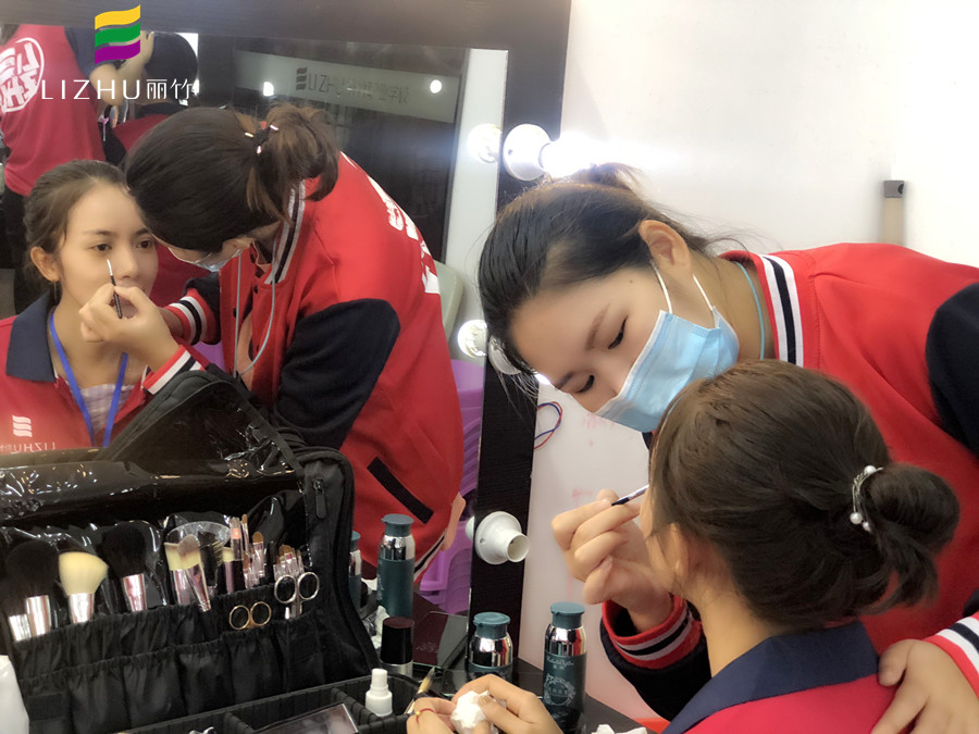 斬男色自然裸妝！