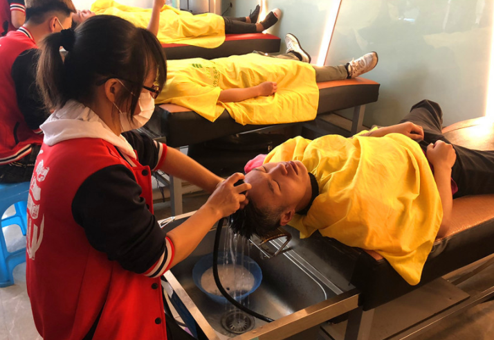 秋季如何護(hù)發(fā)？南寧美發(fā)學(xué)習(xí)洗護(hù)必學(xué)課程