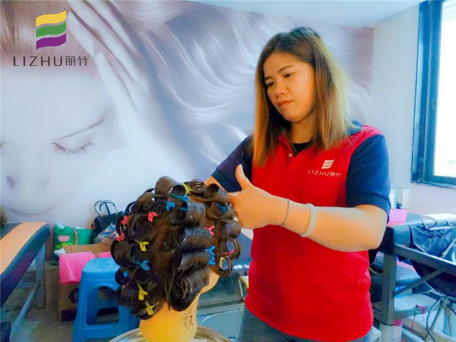 在南寧美發(fā)培訓(xùn)學(xué)校學(xué)習(xí)，每天都格外充實(shí)和快樂(lè)