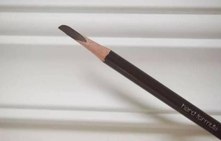 砍刀眉筆怎么快速上色？廣西學化妝的學校教你