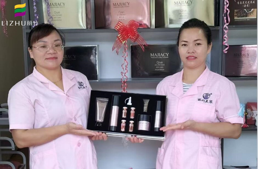 美容院拓客技巧免費(fèi)送，快來廣西美容學(xué)?？纯?>
								
								<span id=