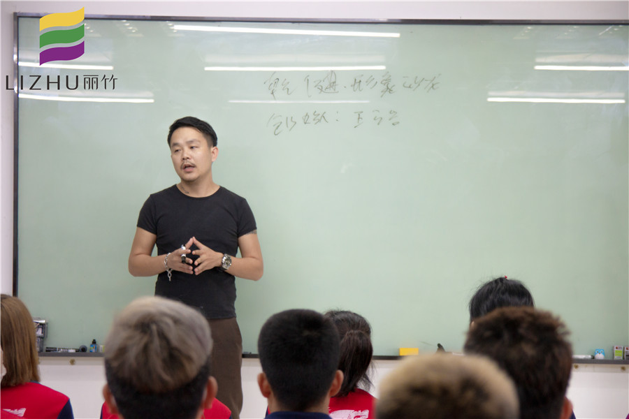 麗竹美發(fā)就業(yè)宣講，告訴你南寧美發(fā)學(xué)校哪家就業(yè)率高