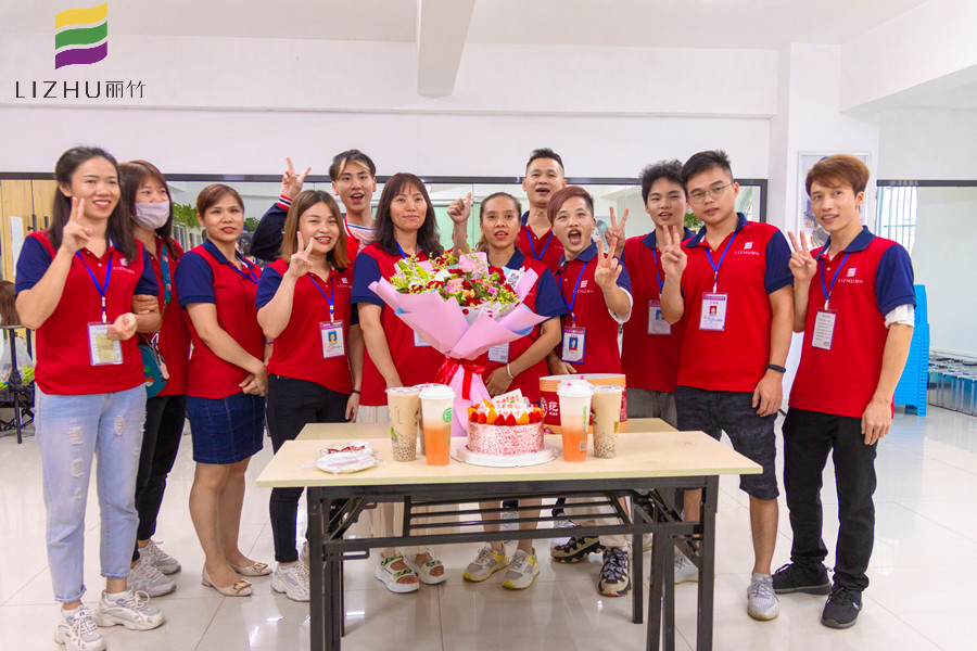 師恩難忘！南寧美發(fā)學(xué)校舉行畢業(yè)聚會(huì)