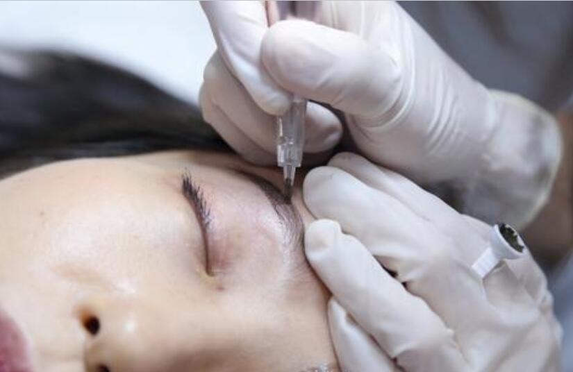 眉毛定框和操作邊框線技巧，廣西紋繡培訓(xùn)機(jī)構(gòu)教你