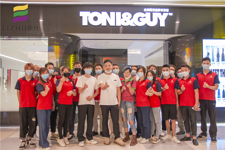 廣西美發(fā)培訓(xùn)學(xué)校就業(yè)觀摩，為學(xué)員提供就業(yè)保障