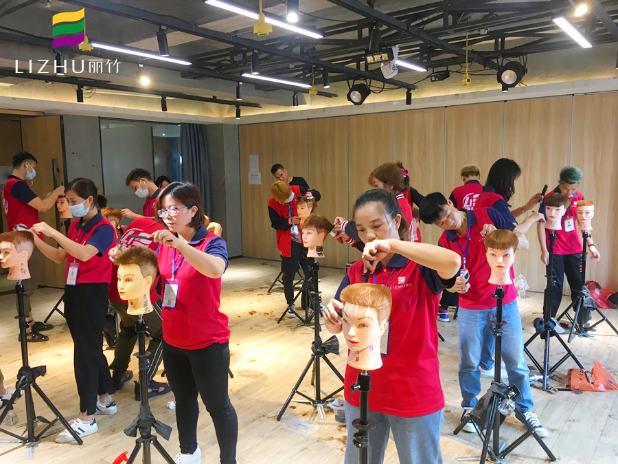 男發(fā)發(fā)型具體分類，?南寧排名前十美發(fā)學(xué)校為你解讀