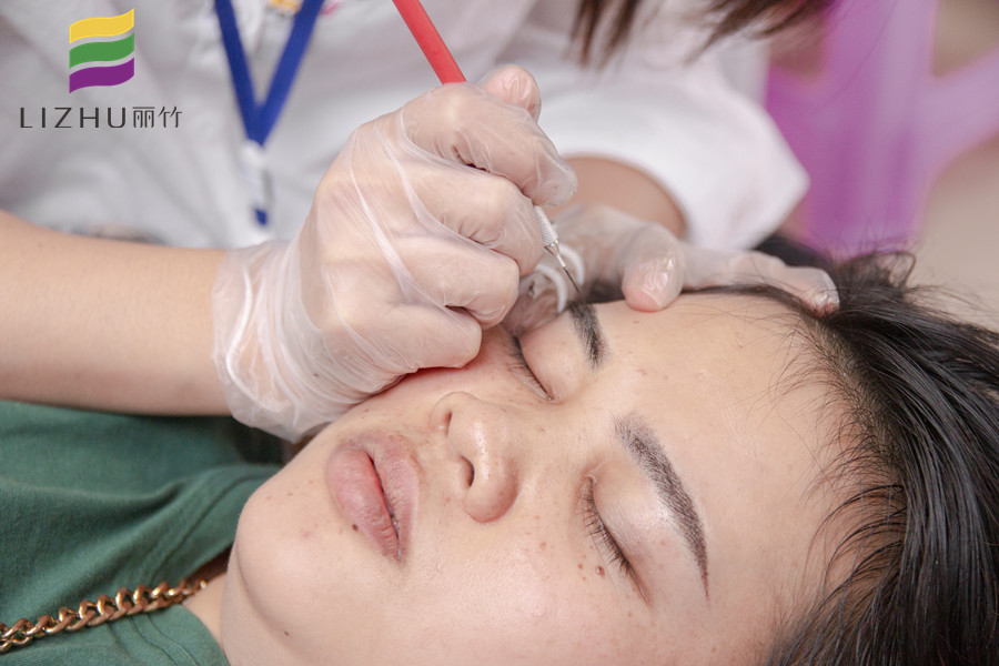 麗竹紋繡學校：紋繡二次補色的注意事項