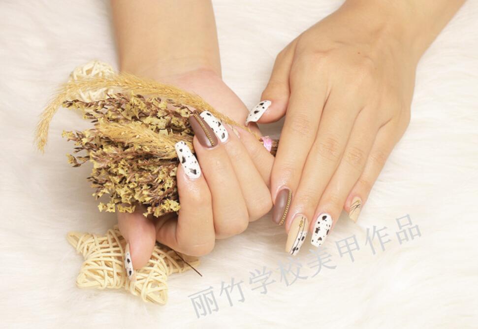 如何擁有閃亮健康的指甲？和南寧美甲培訓(xùn)機(jī)構(gòu)一起學(xué)