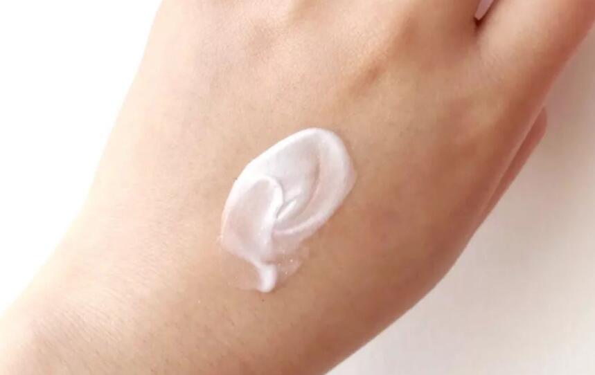 冬季手指開(kāi)裂怎么辦？廣西美容護(hù)膚培訓(xùn)幫你