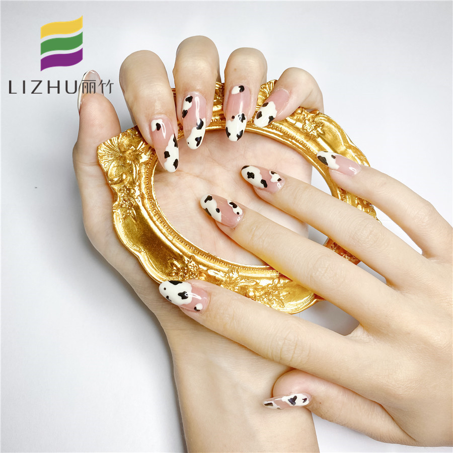 彩繪牛奶紋美甲 | 南寧學習美甲