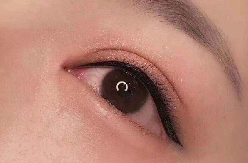 美瞳線多久會反色？廣西紋繡培訓學校幫你分析