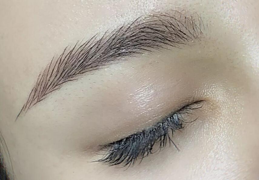 野生眉怎么畫？廣西專業(yè)化妝培訓(xùn)學(xué)校教你