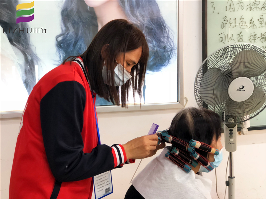 評判染發(fā)的四個標(biāo)準(zhǔn)，廣西學(xué)美發(fā)的正規(guī)學(xué)校