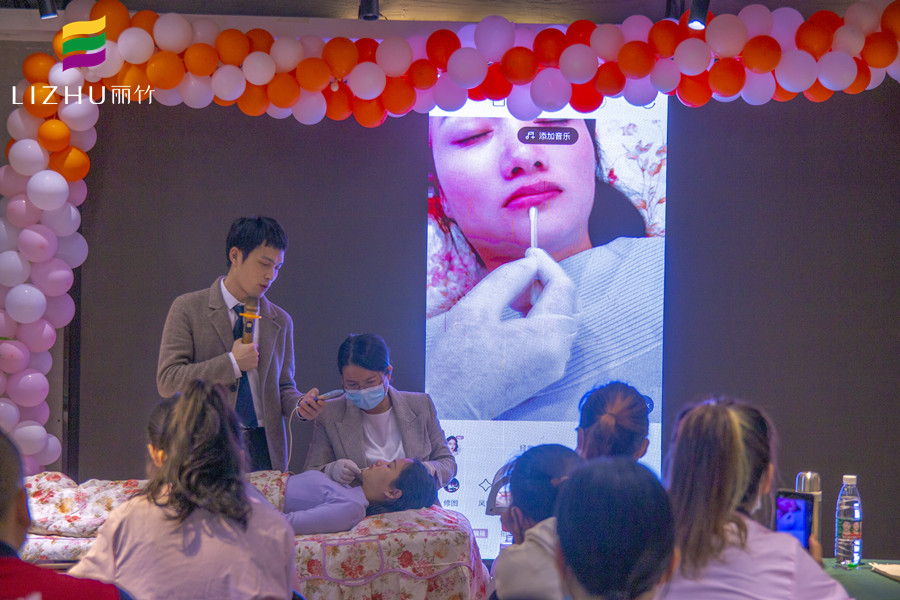 如何處理烏唇？南寧紋繡培訓學校教你