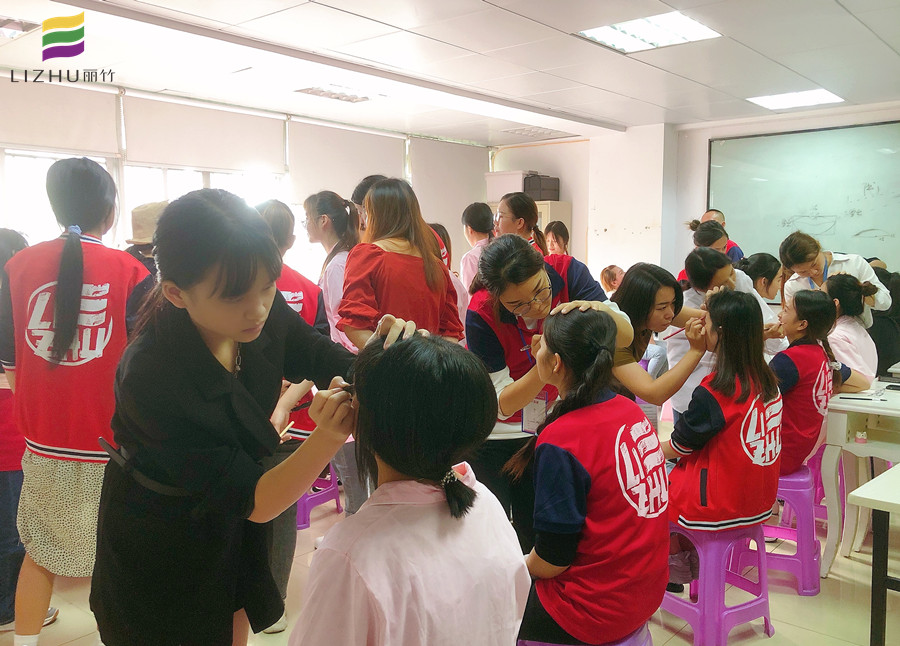 紋繡不同部位能保持多久？南寧專業(yè)紋繡培訓(xùn)學校為你講解