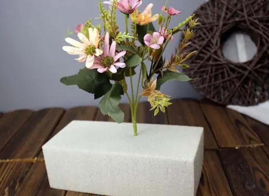 插花需要哪些材料？南寧婚慶花藝培訓學校幫你盤點