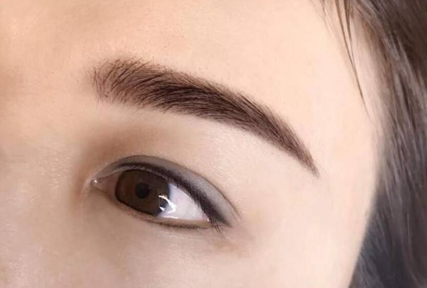 南寧學紋眉：天氣熱適合做眉毛嗎？